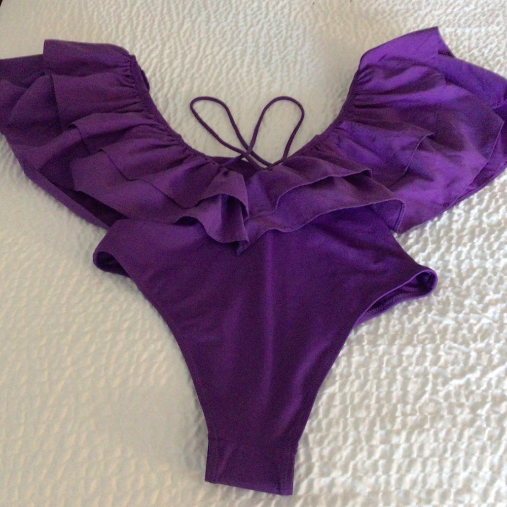 - Zara NWTGS ,Large Ruffle Swimsuit, size small - Picture 3 of 8